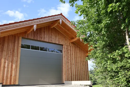 Gewerbehalle mit Privathaus