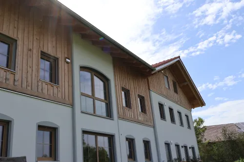 Gewerbehalle mit Privathaus